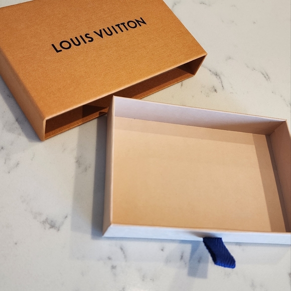 LOUIS VUITTON - Mini giftbox (Authentic) 1 - Picture 2 of 5